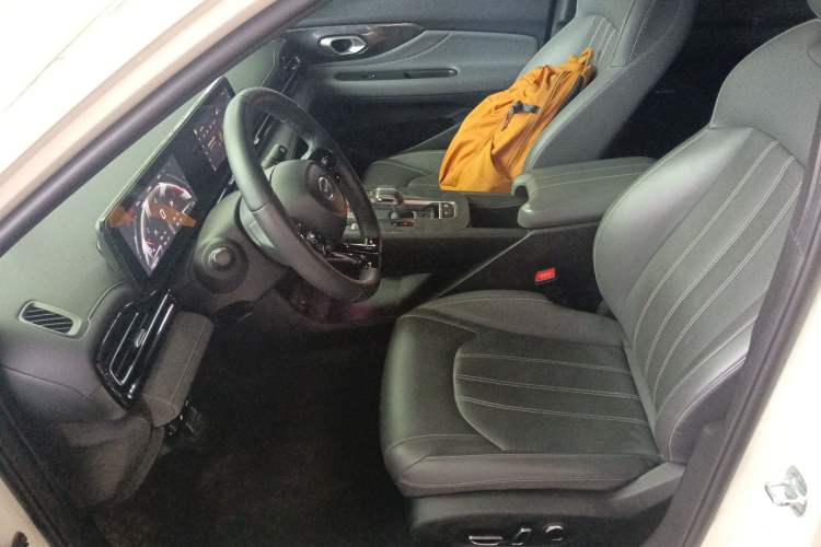 Used GAC Trumpchi EMPOW 2024 270T DCT Yingbao R-Style Edition
