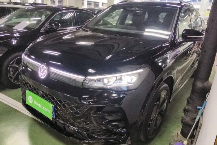 Used Volkswagen Tiguan L 2024 PRO 330TSI Two-Wheel Drive R-Line Prestige Edition