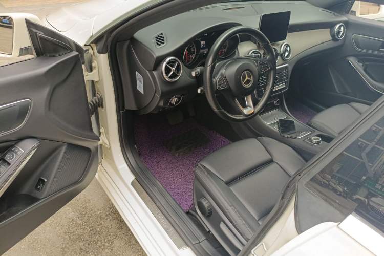 Used Mercedes-Benz CLA 2017 Refreshed CLA 200 Sport Edition Driver Seat