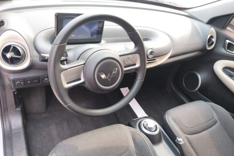 Used Wuling Bingo 2023 333 km Fast-Share Version Center Console