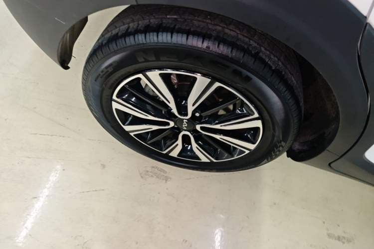 Used Kia kx1 Stonic 2021 1.4L CVT Sunroof Model
