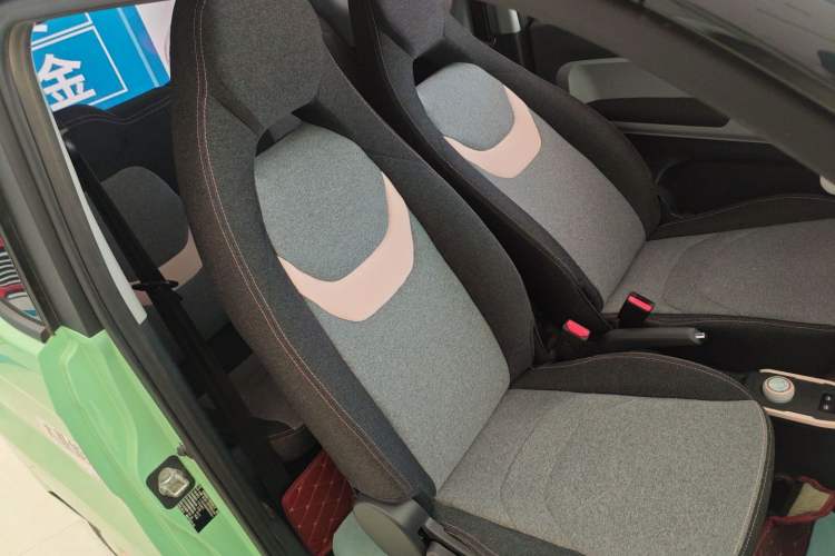 Used Chery QQ Ice Cream 2022 170km Sundae Phosphate Lithium-Ion