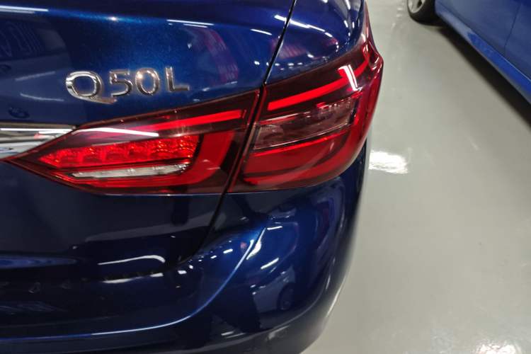Used Infiniti Q50L 2018 2.0T Comfort Edition China VI Standard