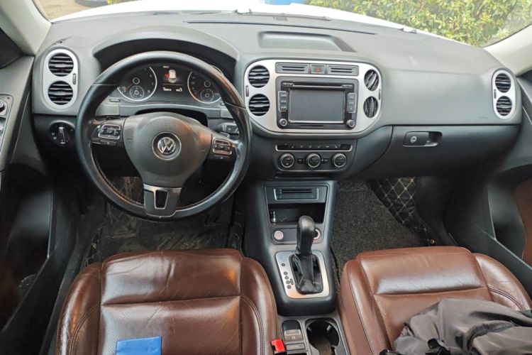 Used Volkswagen Tiguan 2015 1.8TSI Automatic Two-Wheel Drive Luxury Model Center Console
