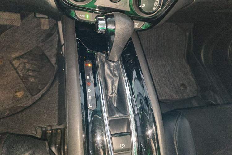 Used Honda Vezel 2017 1.5L CVT 2WD Comfort Model Gear Lever