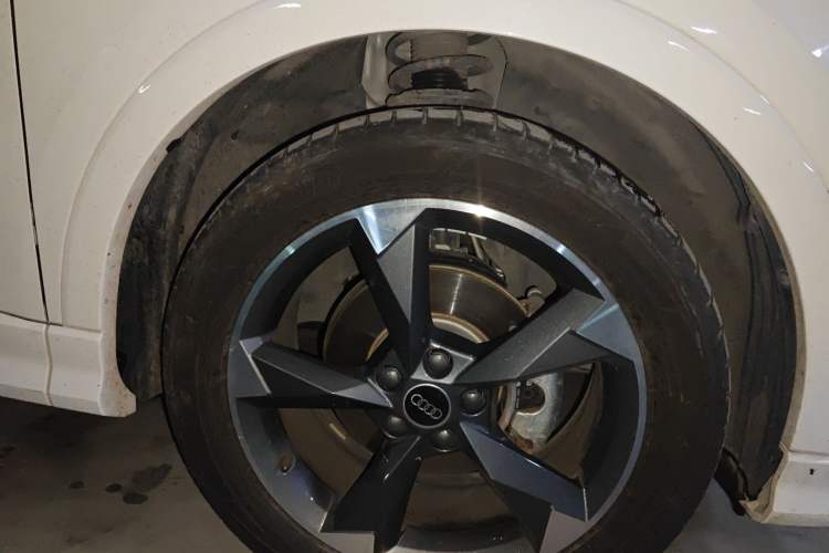 Used Audi Q3 2023 35 TFSI Fashion Dynamic Model (1.5T) Right Front Wheel Hub