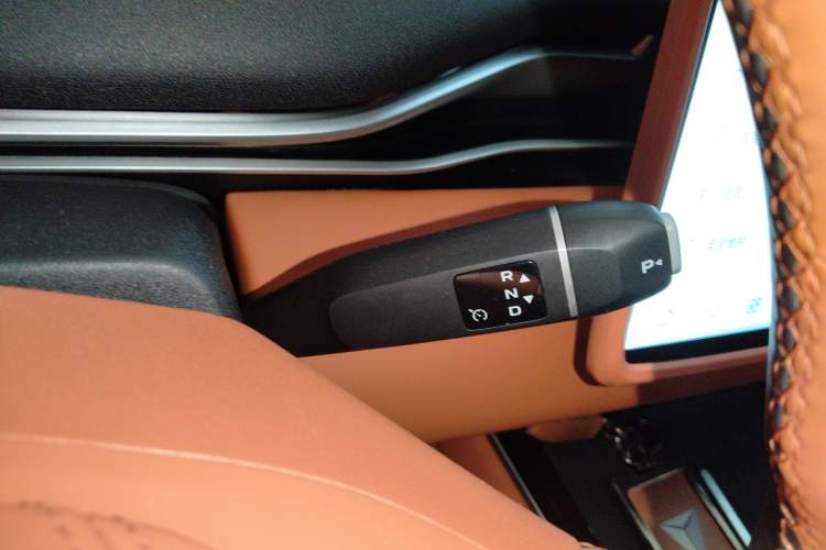 Used Deepal S05 2024 510Max Pure Electric Version Gear Lever