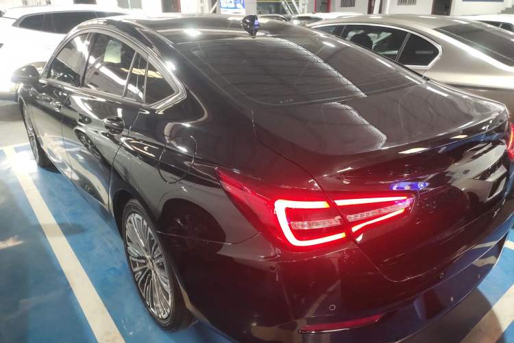 Used Hongqi H5 2022 Classic Model Facelift 1.8T Automatic Smart Connect Flagship Edition
