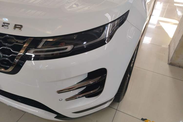 Used Land Rover Range Rover Evoque 2024 Aurora L 249 PS Prestige Light-Chasing Edition
