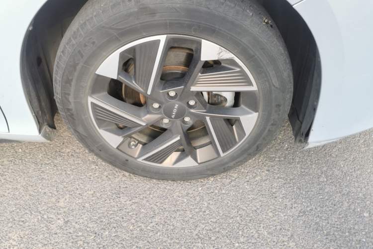 Used AION S Plus 2021 80 Ultra-Long Range Edition Right Front Wheel Hub