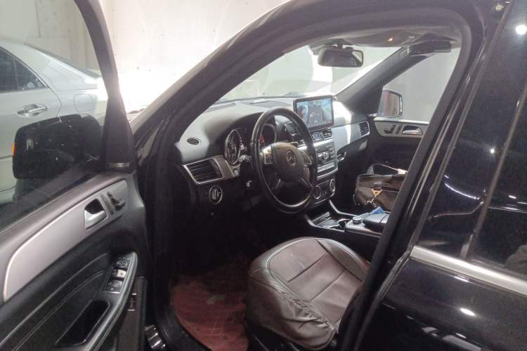 Used Mercedes-Benz M-Class 2014 ML 320 4MATIC Driver Seat