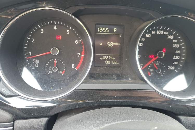 Used Volkswagen Sagitar 2017 230TSI Automatic Comfort Version Odometer Close Up