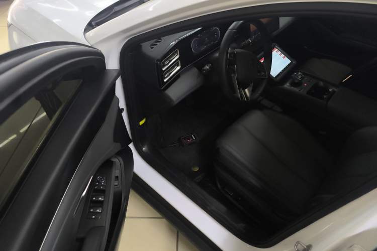 Used BYD Qin L 2024 DM-i 120KM Leading Model