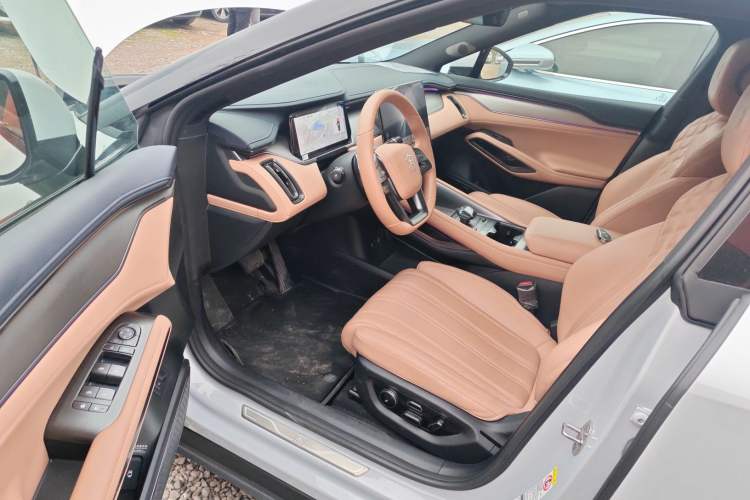 Used BYD Song L EV 2025 Intelligent Driving Version 662 km LiDAR Excellence Edition