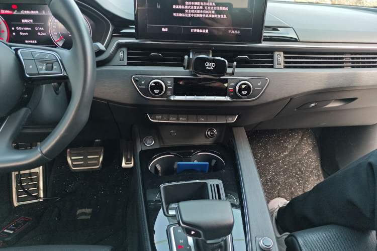Used Audi A4L 2023 40 TFSI Luxury Dynamic Model
