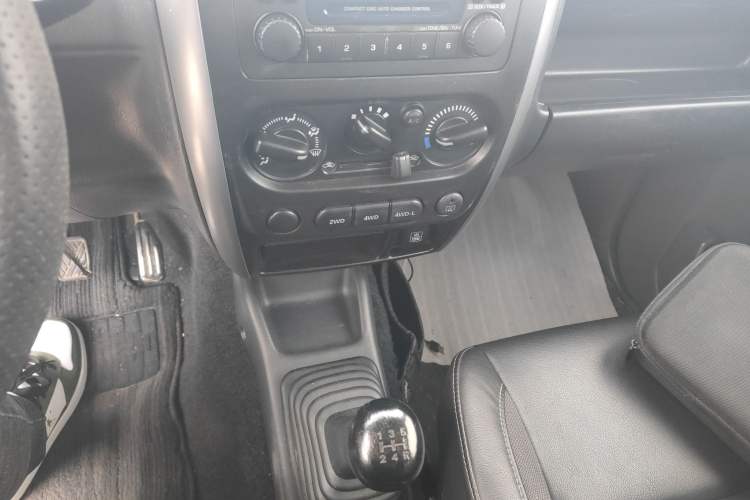 Used Suzuki Jimny 2012 1.3 MT Mode3