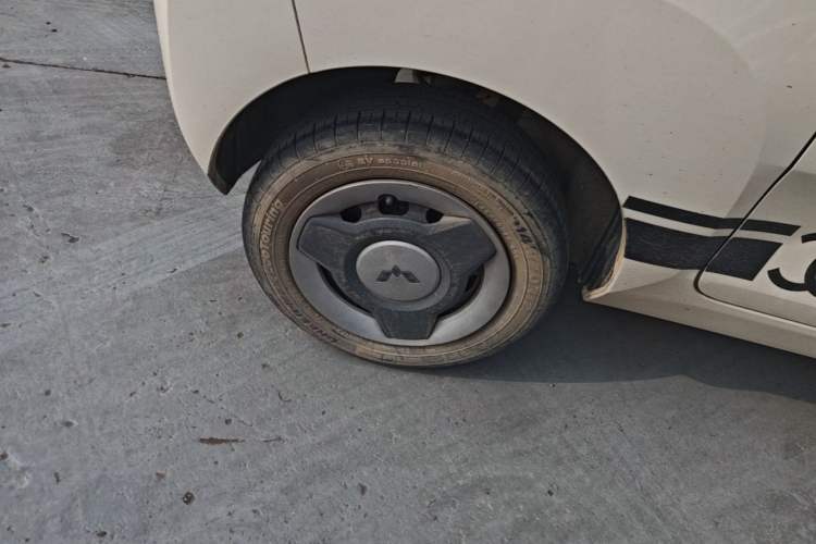 Used Wuling Hongguang MINIEV 2022 Macaron Premium Model – Lithium Iron Phosphate Right Rear Wheel Hub