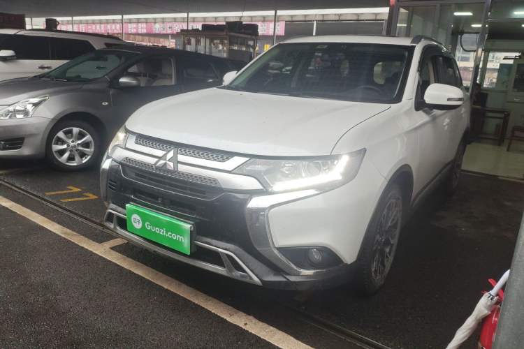 Used Mitsubishi Outlander 2020 2.0L Two-Wheel Drive Enjoyment Version 5 Seats