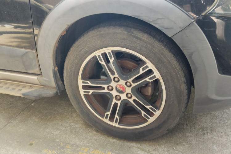 Used FORTHING Joyear SUV 2012 1.6L Luxury Model Right Front Wheel Hub