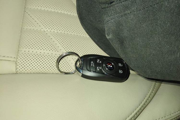 Used Buick GL8 2022 ES Land Cruiser 653T Luxury Model