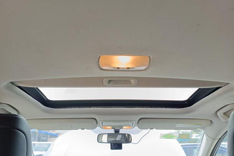 Used Honda CR-V 2015 2.4L two-wheel drive luxury version
