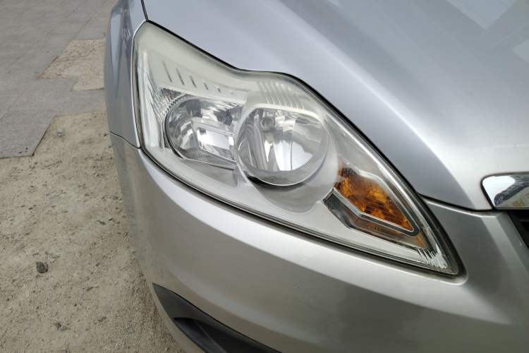 Used Ford Focus 2011 Sedan 1.8L Manual Classic Model Right Front Headlight