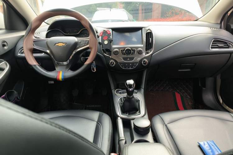 Used Chevrolet Cruze 2016 1.5L Manual Elite Edition Center Console