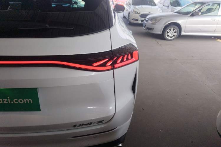 Used CHANGAN UNI-Z 2025 1.5T Premium Edition Right Rear Taillight