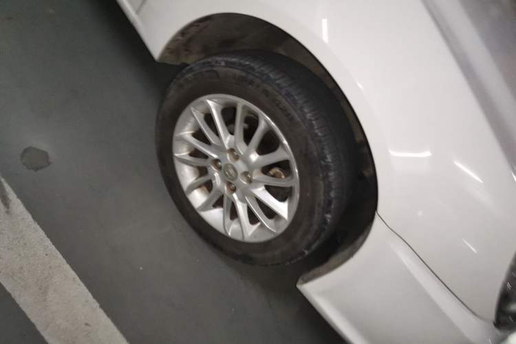 Used Soueast V3 Lingyue 2015 1.5L Manual Happiness Edition