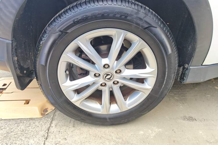 Used Dongfeng Fengon 580 2016 1.8L Manual Comfort Model Right Rear Wheel Hub