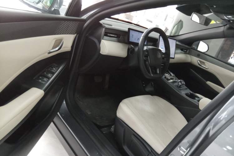 Used BYD Qin PLUS 2025 EV Smart Drive Edition 420KM Leading Model