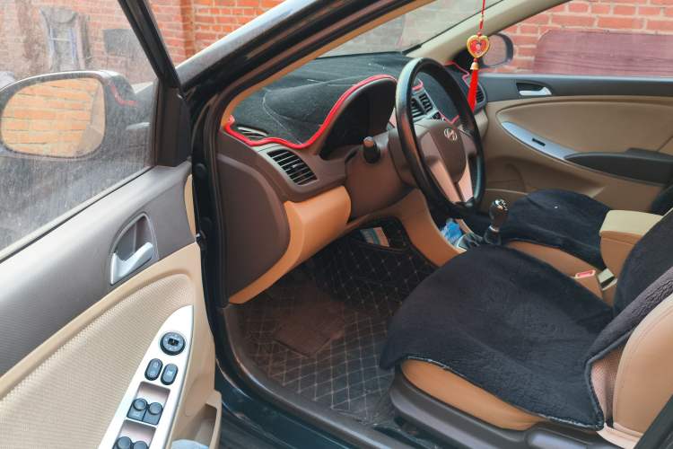 Used Hyundai Verna (older generation) 2010 Sedan 1.4L Manual Standard GL Model