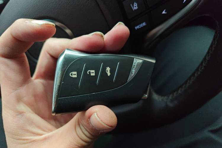 Used Lexus LS 2020 500h Excellence Edition China VI standard Vehicle Key