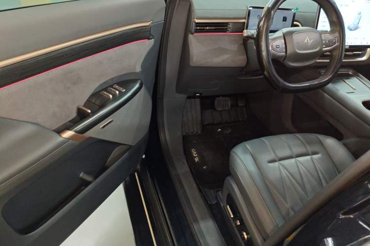 Used Dongfeng eπ eπ008 2025 210Max Range-Extended Version 5 Seats Driver Seat