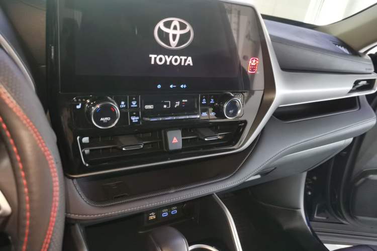 Used Toyota Highlander 2022 Dual-Engine 2.5L Four-Wheel Drive Prestige Version 7 Seats
