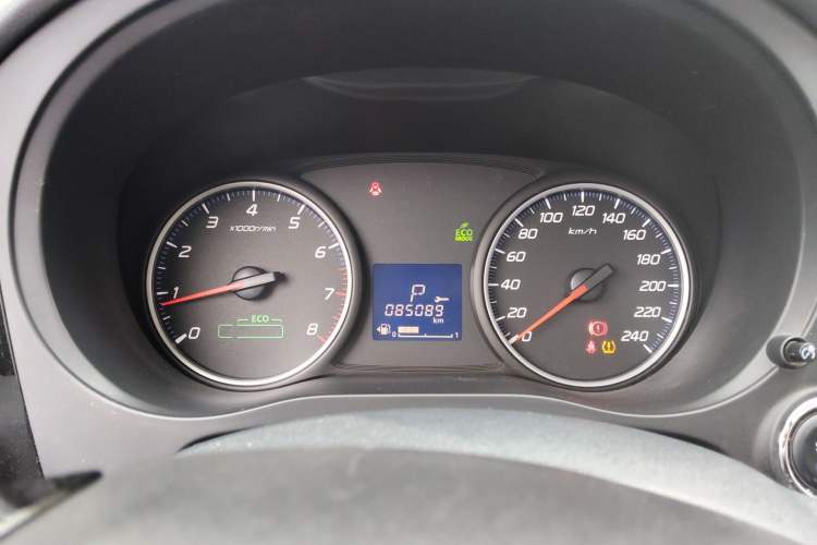 Used Mitsubishi Outlander 2018 2.0L Two-Wheel-Drive Jiale Edition 7-Seater Instrument Cluster