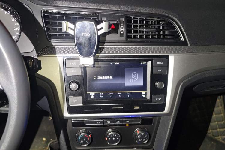 Used Volkswagen Lamando 2015 230TSI Manual Trend Edition
