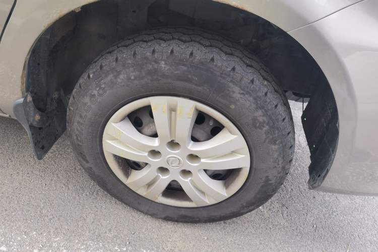 Used FORTHING Lingzhi 2019 M5L 2.0L 9-Seater Comfort Model Right Front Wheel Hub