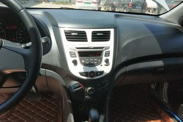 Used Hyundai Verna Ray 2014 1.4L Automatic GLX