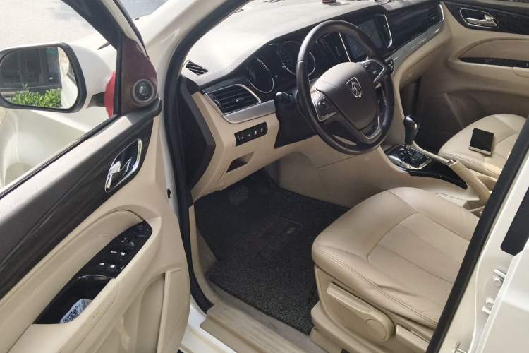 Used Baojun 730 2016 1.8L iAMT Luxury Model 7 Seats Driver Seat