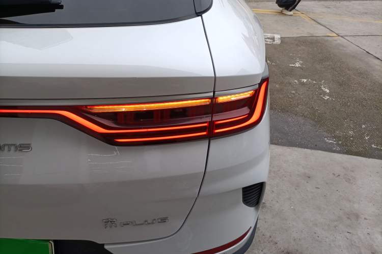 Used BYD Song PLUS New Energy 2021 DM-i 110KM Flagship Model Right Rear Taillight