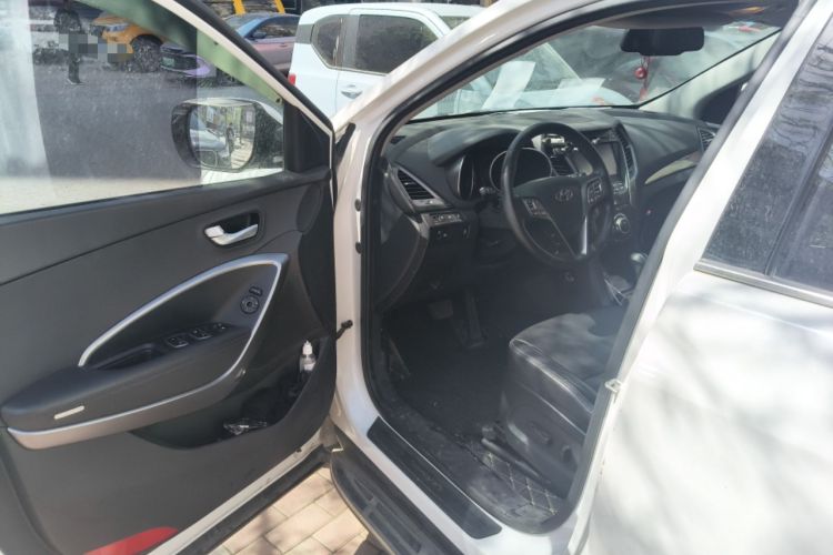 Used Hyundai Santa Fe 2015 2.0T Automatic All-Wheel Drive Smart Version 5 Seats