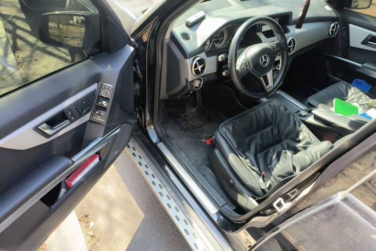 Used Mercedes-Benz GLK-Class 2013 GLK 300 4MATIC Dynamic Edition Driver Seat