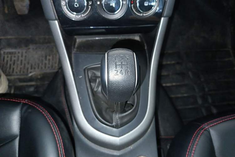 Used Peugeot 408 2013 2.0L Manual Comfort Edition Gear Lever