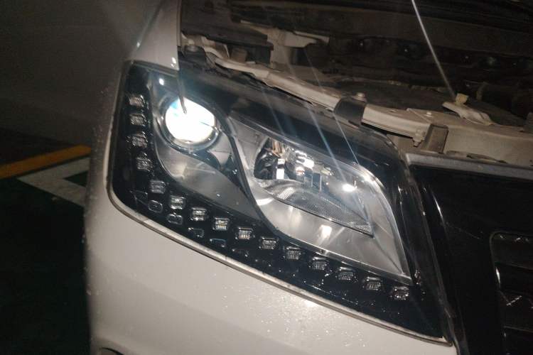 Used Haval H2 2018 Red-Label 1.5T Dual-Clutch Two-Wheel-Drive Elite Model Right Front Headlight