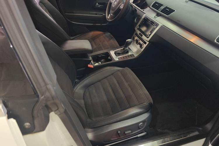 Used Volkswagen FAW-Volkswagen CC 2016 1.8TSI Prestige Model
