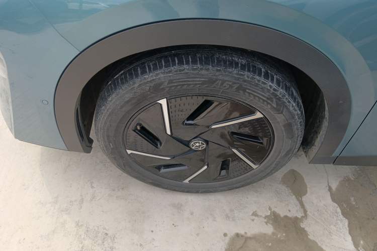 Used Venucia VX6 2023 520 Max
