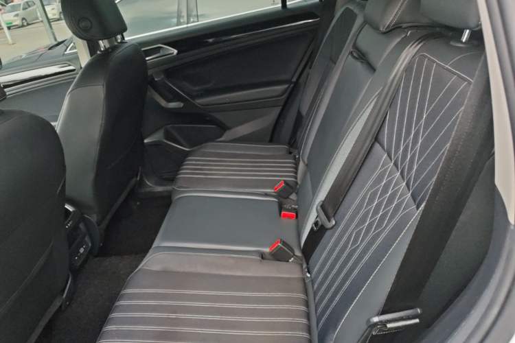 Used Volkswagen Tiguan L 2023 330TSI Automatic Two-Wheel Drive Comfort Edition Left Rear Seat