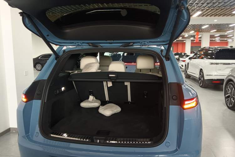 Used Li Auto L7 2023 Pro Model Trunk