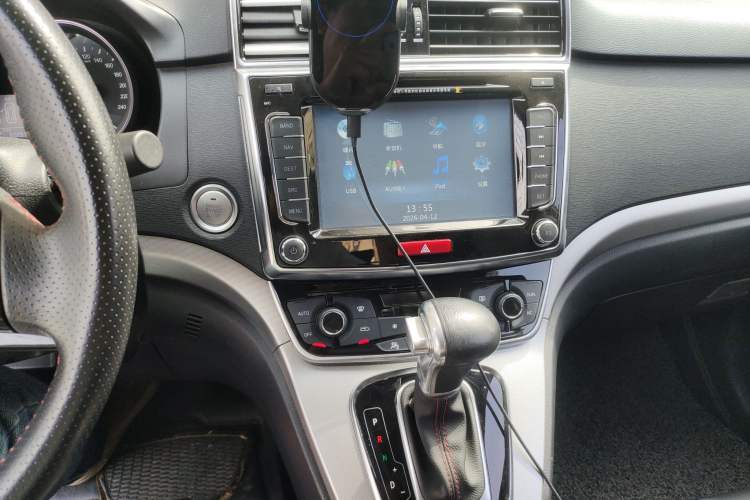 Used Haval H6 2015 Sport Edition 1.5T Automatic Two-Wheel Drive Luxury Model Audio And AC Panel